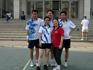 betway必威(中国)官方网站教职工参加羽毛球比赛